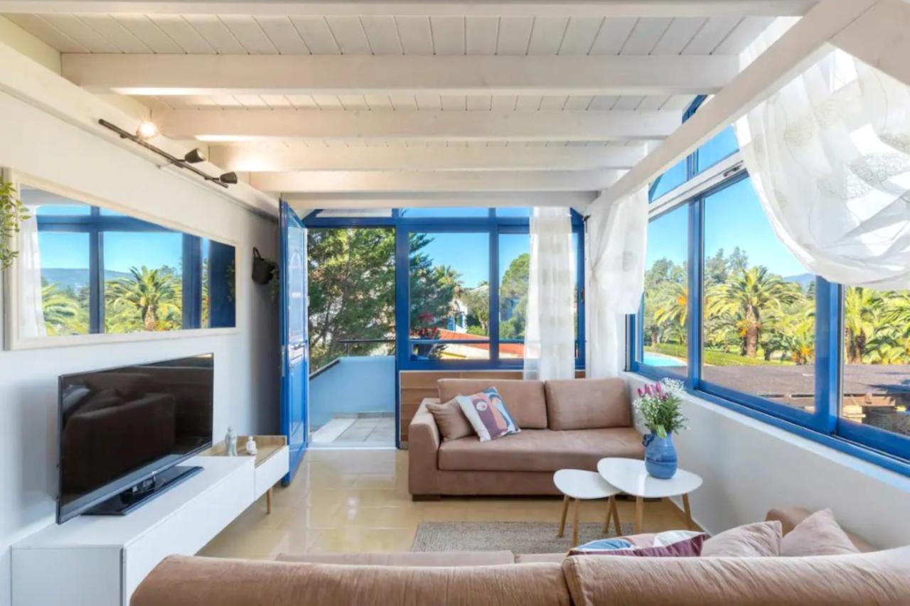 Govino Bay Luxury Beach Loft Apartment Danilia Extérieur photo