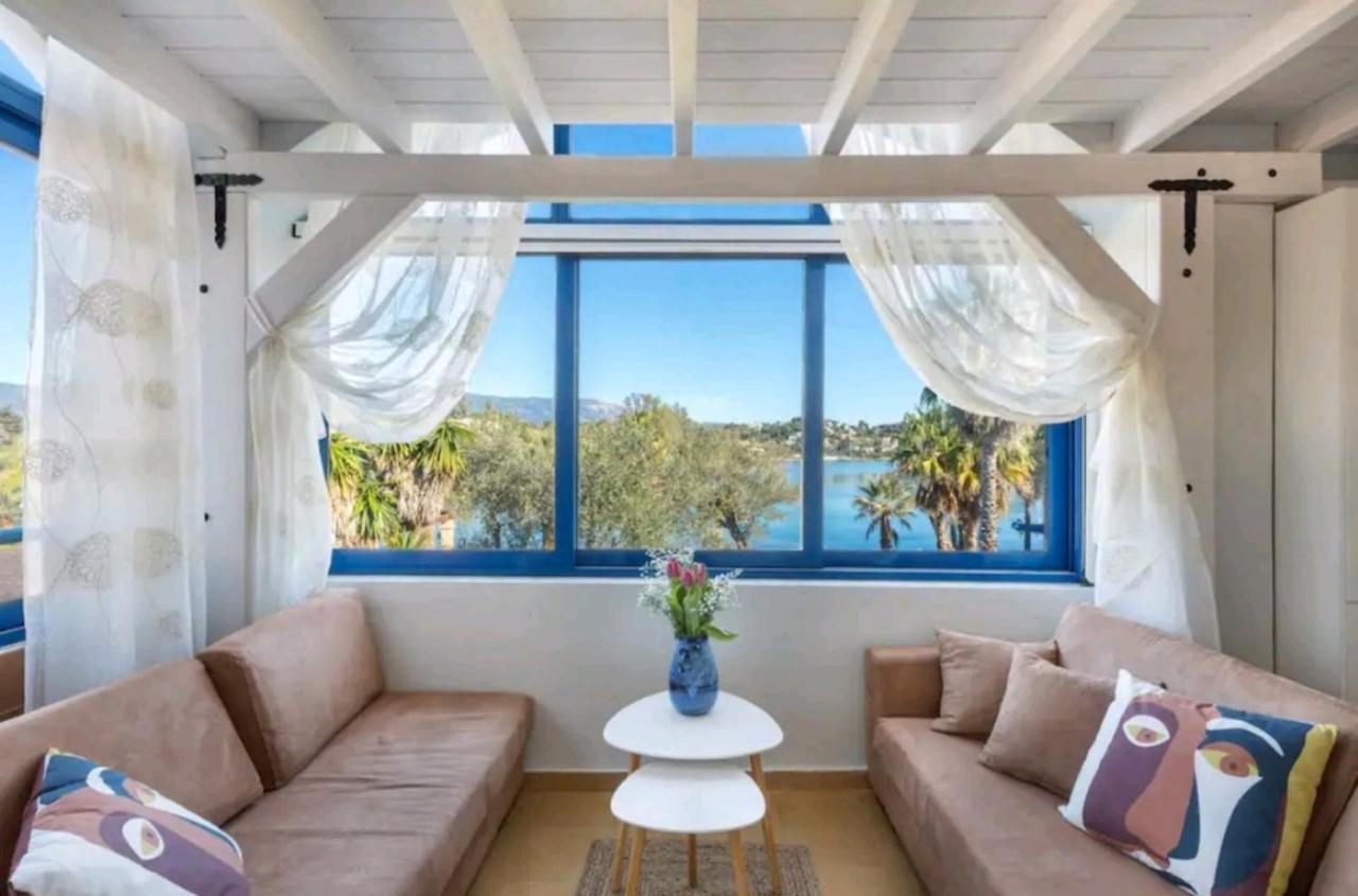 Govino Bay Luxury Beach Loft Apartment Danilia Extérieur photo