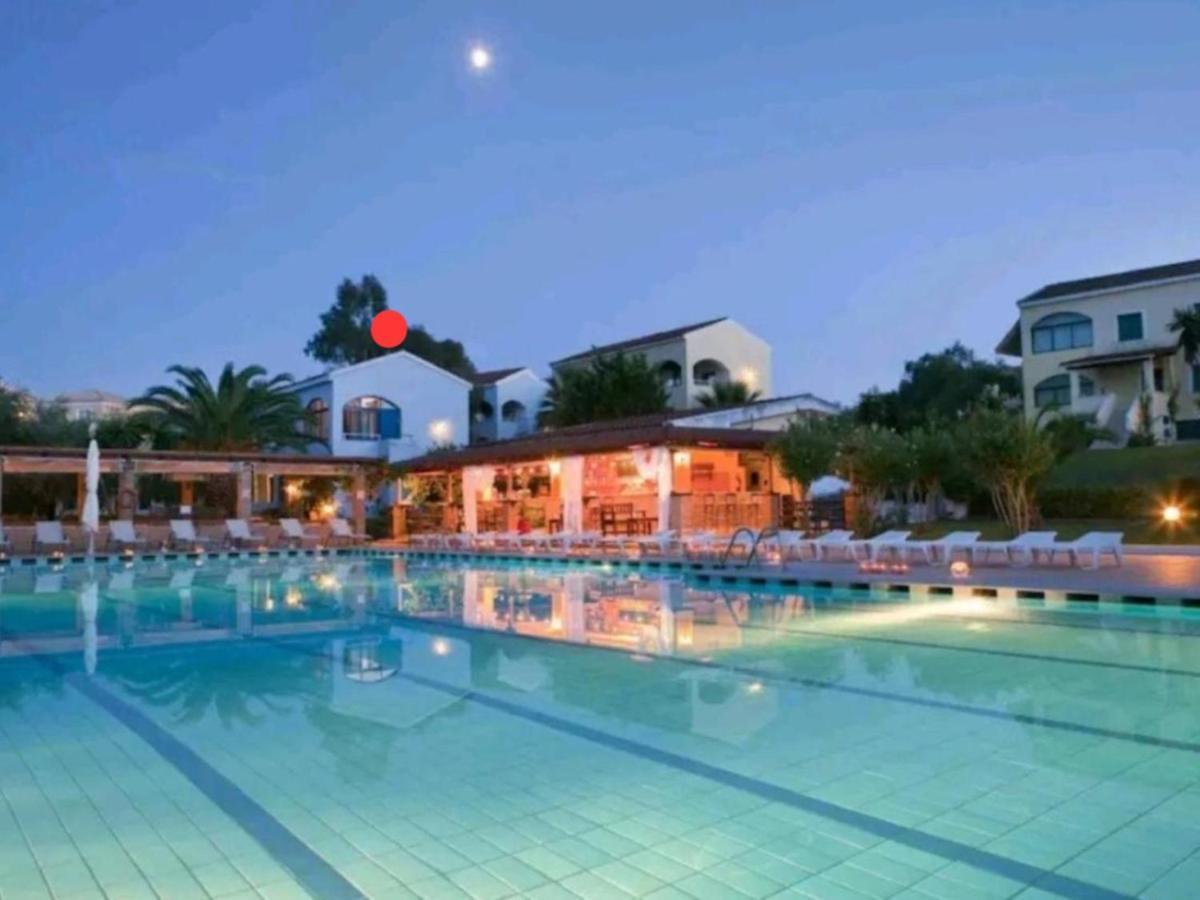 Govino Bay Luxury Beach Loft Apartment Danilia Extérieur photo